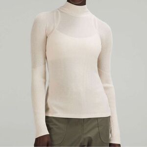 Merino Wool Mockneck
Light Sweater